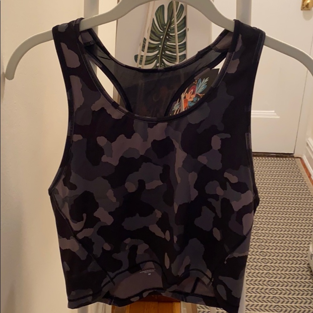 ‘Like NEW’ Athleta cropped camo workout top